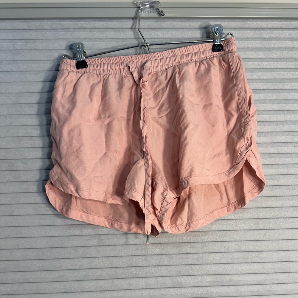 Light pink elastic waist shorts